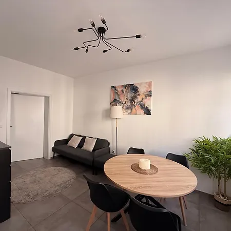 Altstadt Apartment *
